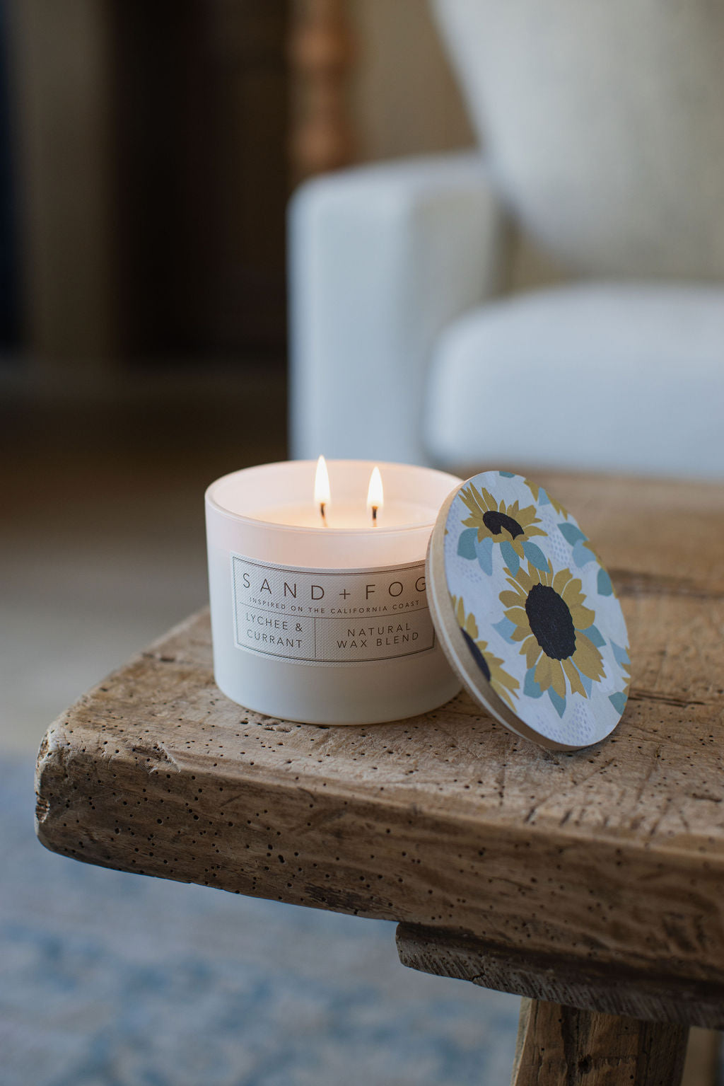 Scented Lychee & Currant 12 oz scented candle