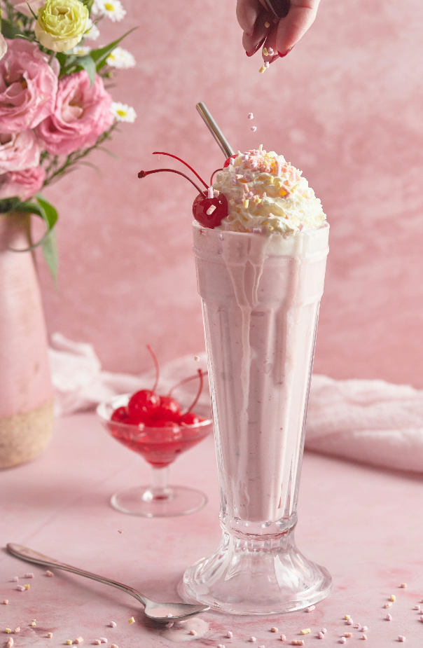 Scented Strawberry Shake 10 oz scented candle